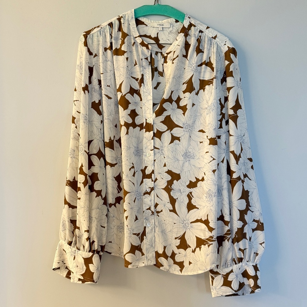 Vince Tropical Blooms Shirred Blouse Teakwood White Brown Blue Floral Teakwood L